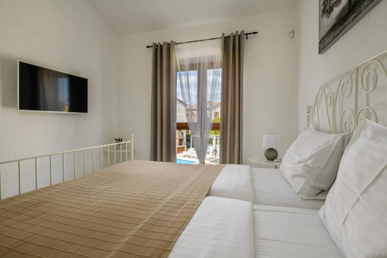Butkovići Paradis Villa Stone Queen With Heated Pool מראה חיצוני תמונה