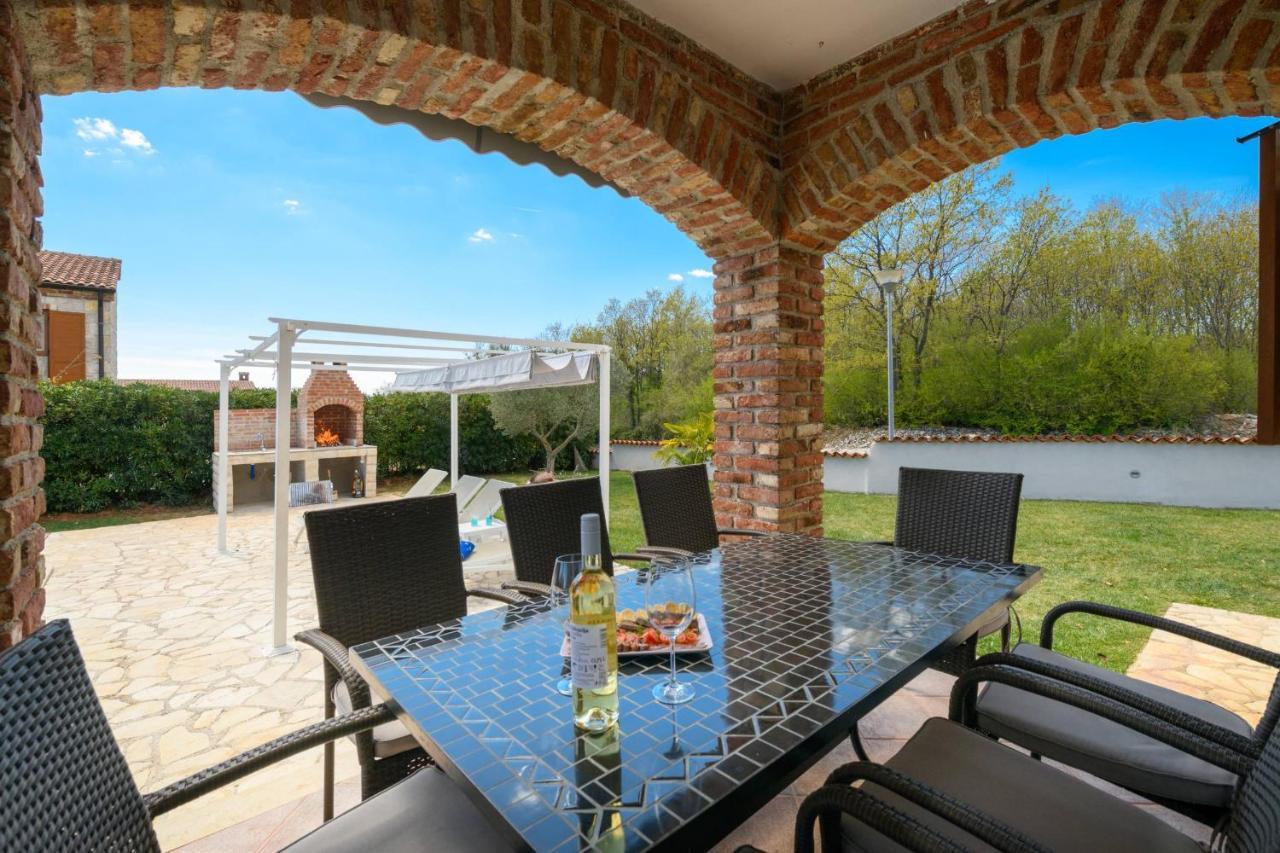 Butkovići Paradis Villa Stone Queen With Heated Pool מראה חיצוני תמונה