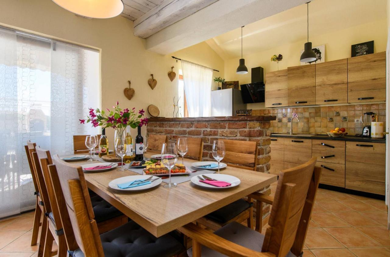 Butkovići Paradis Villa Stone Queen With Heated Pool מראה חיצוני תמונה
