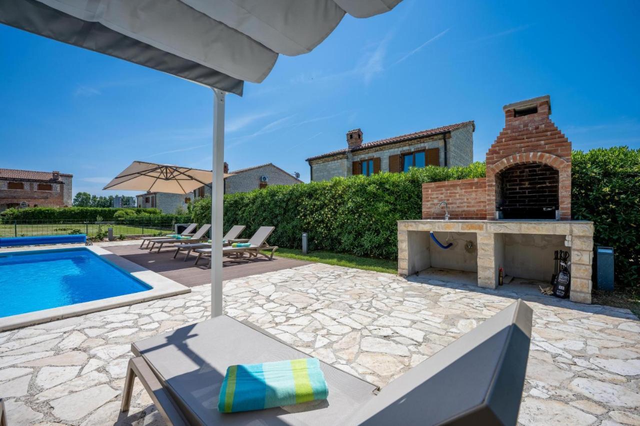 Butkovići Paradis Villa Stone Queen With Heated Pool מראה חיצוני תמונה
